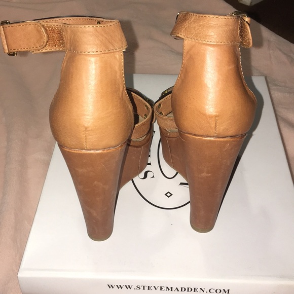 Steve Madden Whitneyy Cognac Wedges - Picture 3 of 4